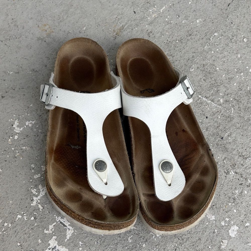 Birkenstock Gizeh white sandals